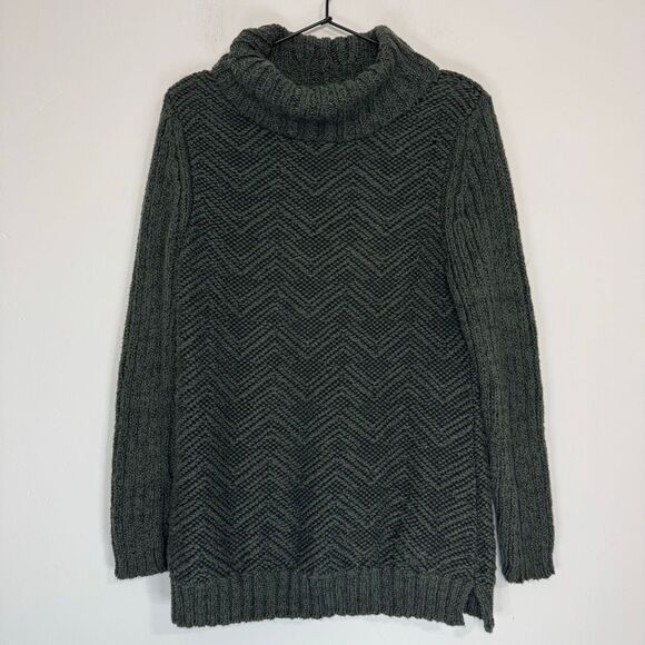 Indigenous Brand Turtleneck Sweater M
